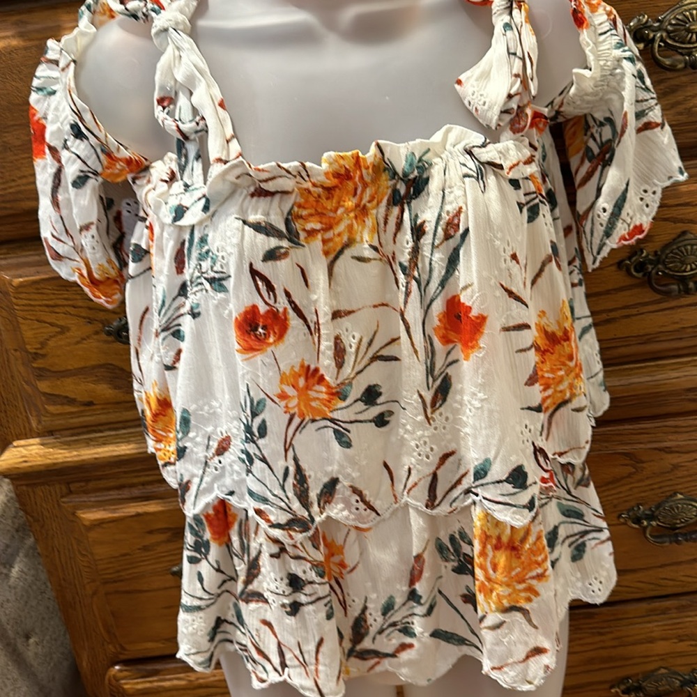 Flowered blouse cold shoulder - Picture 4 of 7